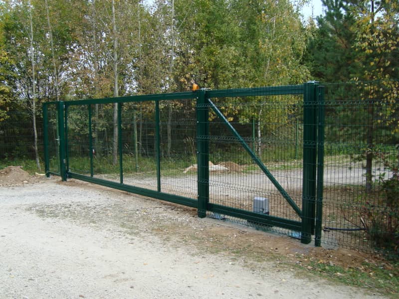 Сетчатый забор DoorHan в Новгороде с установкой