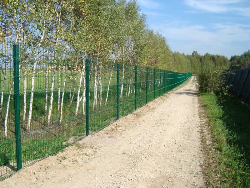 Сетчатый забор DoorHan в Новгороде с установкой
