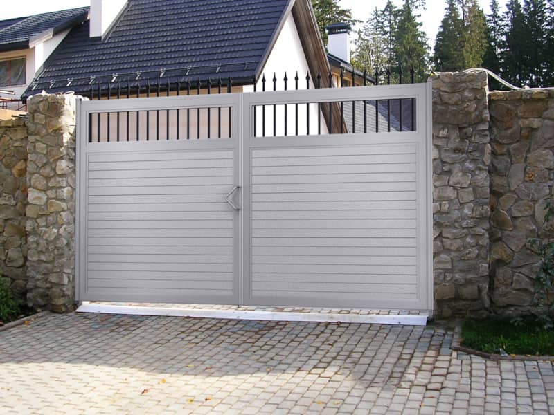 Уличные ворота DoorHan в Новгороде с установкой