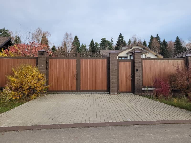Уличные ворота DoorHan в Новгороде с установкой